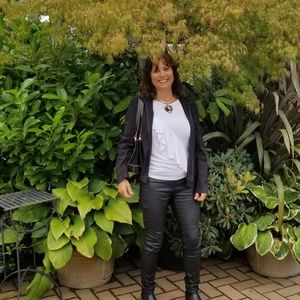 Meet your Posher, Christine